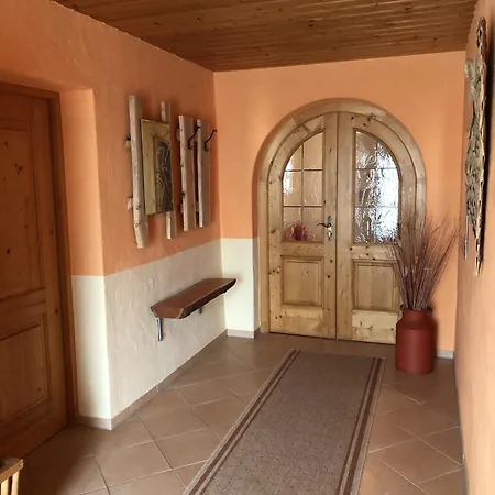 Haus Peschl 1 Apartment *